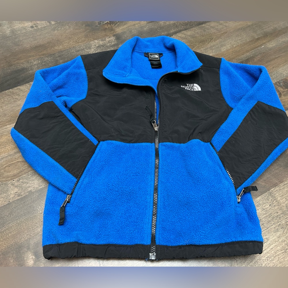 NorthFace youth Denali fleece
Youth medium 10/12